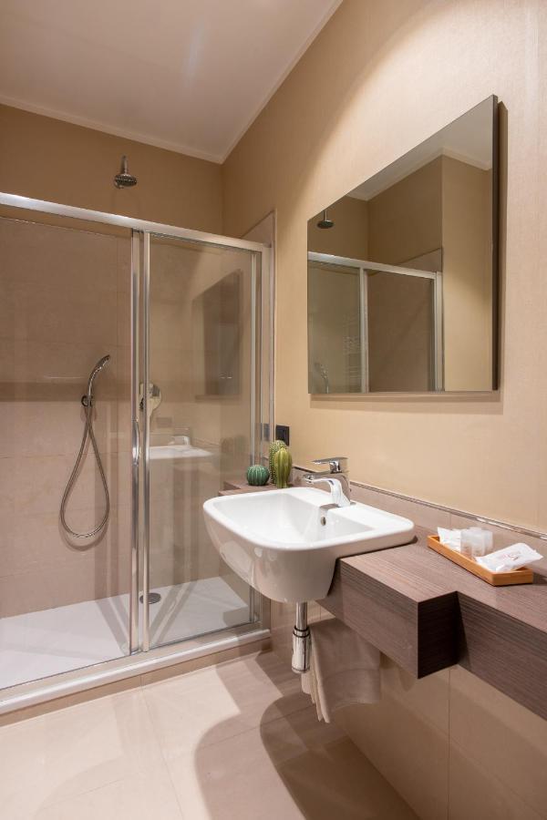 Palazzo Nana Suites & Apartments Наполи Екстериор снимка