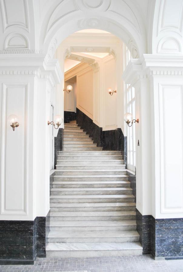 Palazzo Nana Suites & Apartments Наполи Екстериор снимка