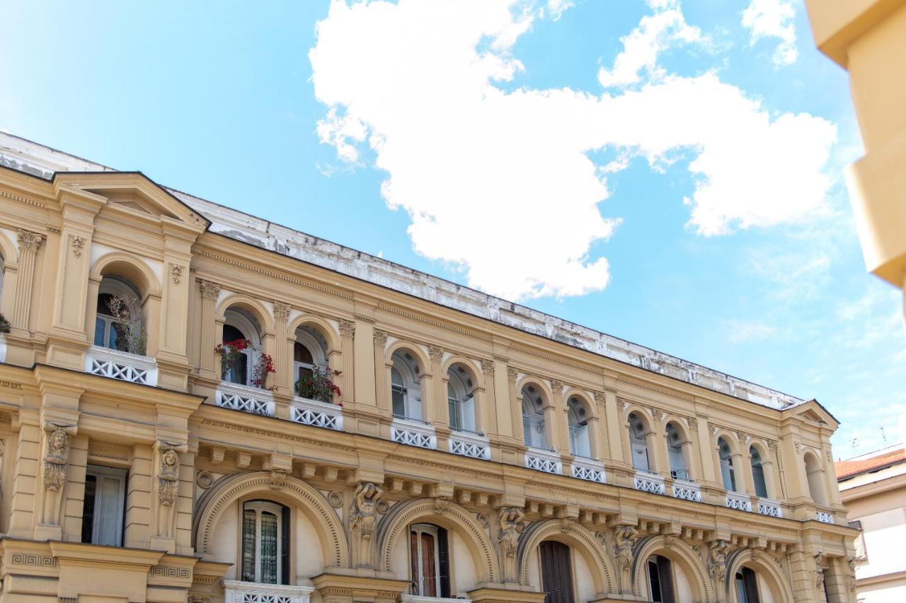 Palazzo Nana Suites & Apartments Наполи Екстериор снимка