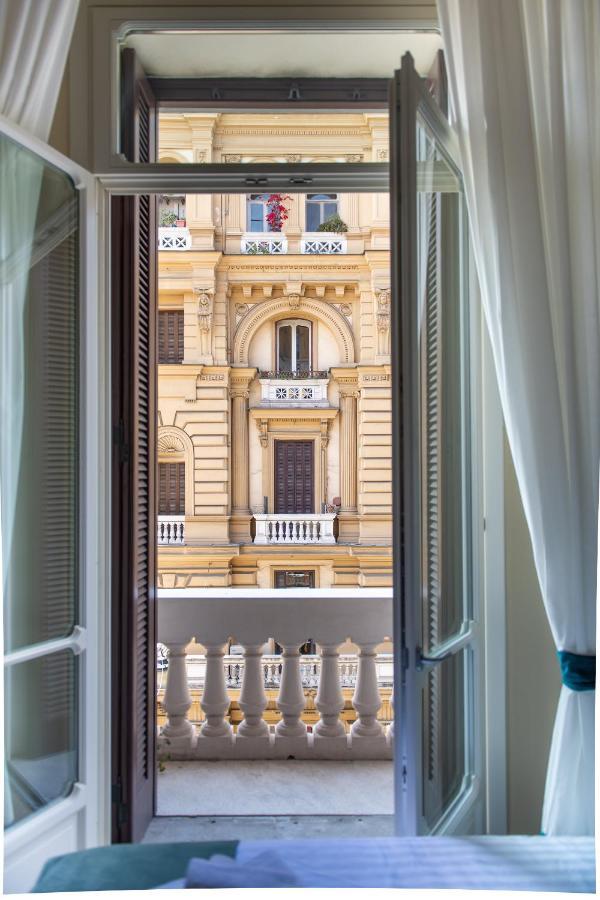 Palazzo Nana Suites & Apartments Наполи Екстериор снимка