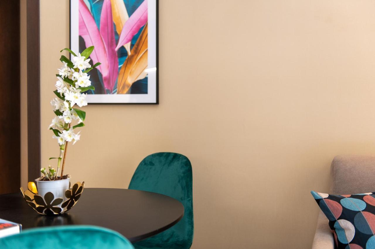 Palazzo Nana Suites & Apartments Наполи Екстериор снимка