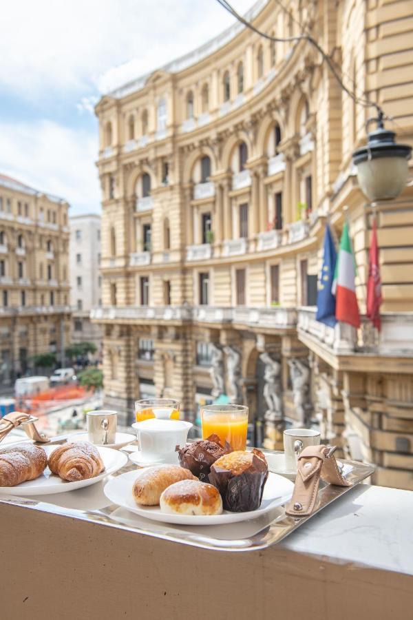 Palazzo Nana Suites & Apartments Наполи Екстериор снимка