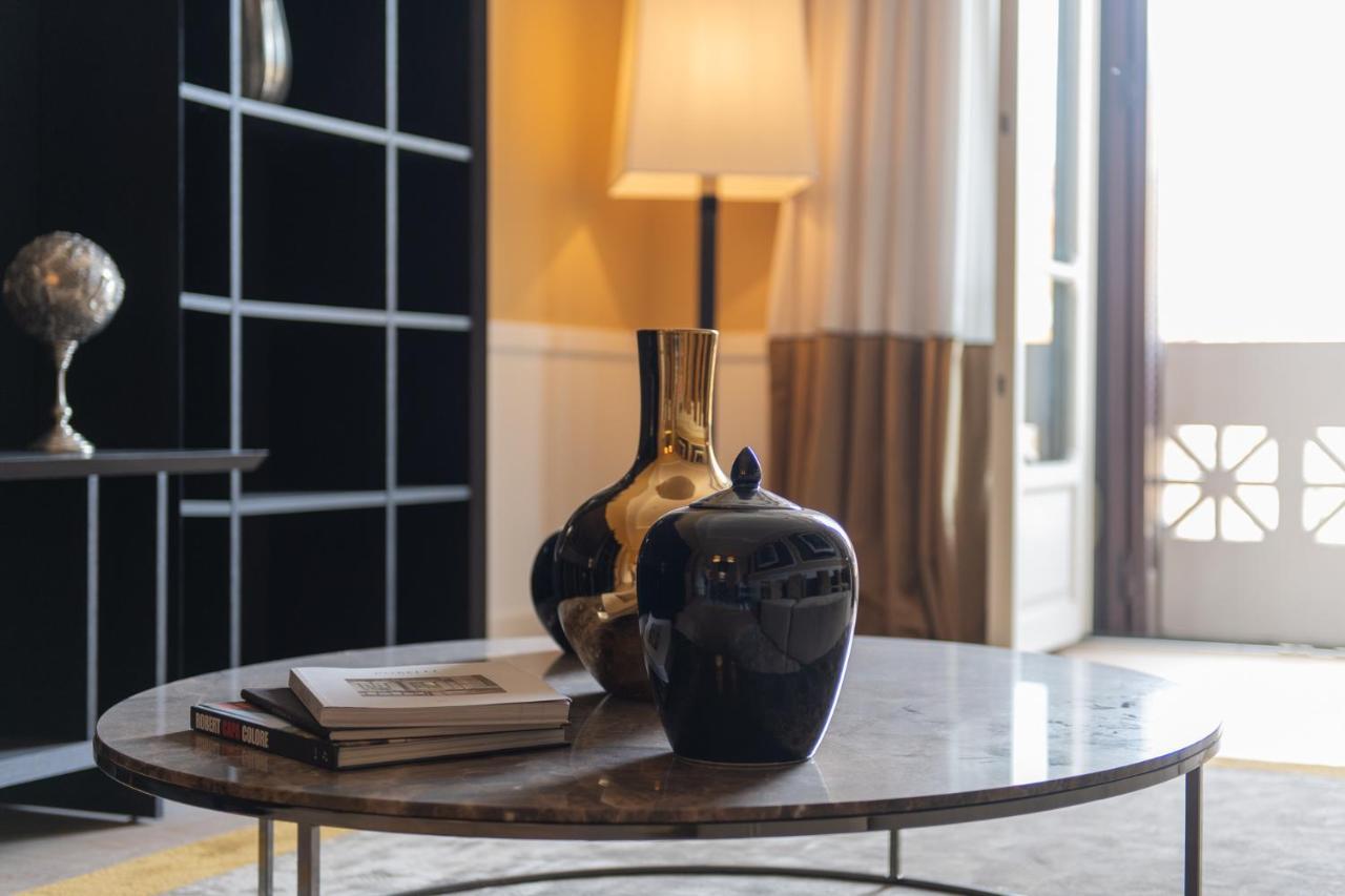 Palazzo Nana Suites & Apartments Наполи Екстериор снимка