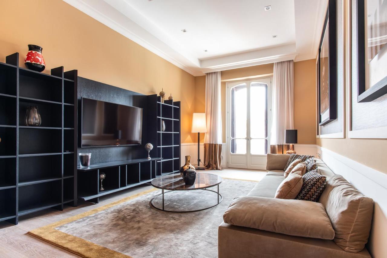 Palazzo Nana Suites & Apartments Наполи Екстериор снимка