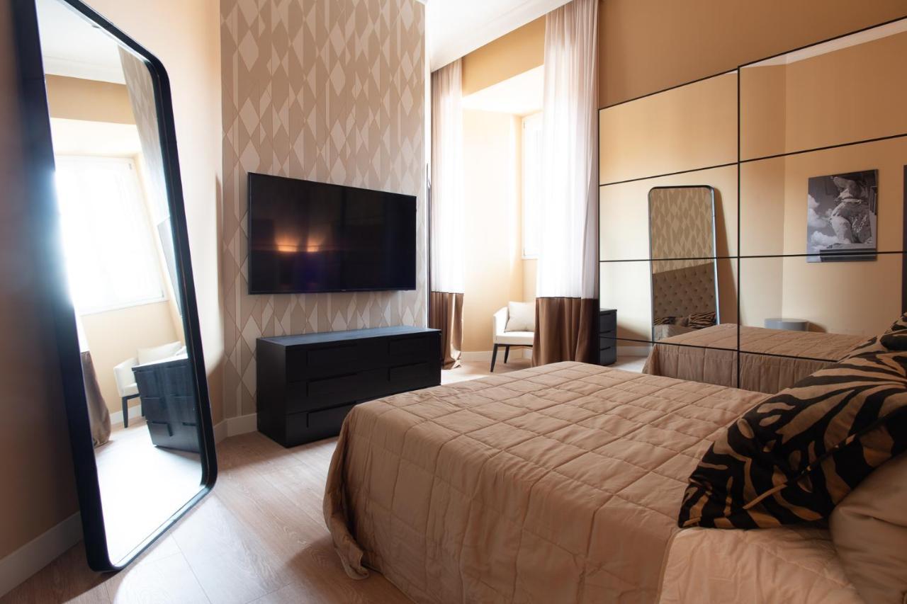 Palazzo Nana Suites & Apartments Наполи Екстериор снимка