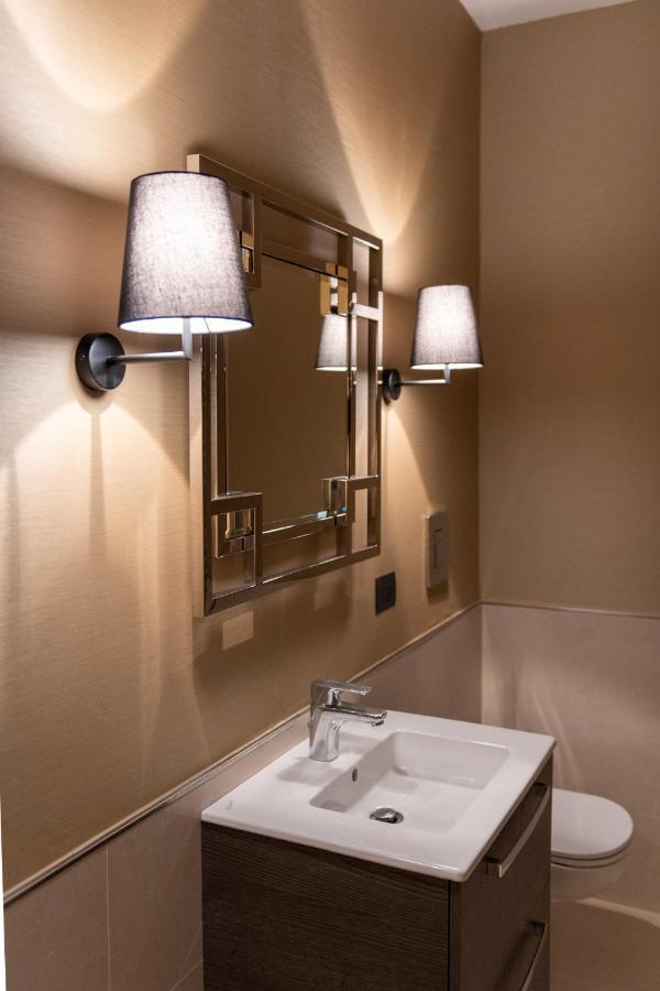 Palazzo Nana Suites & Apartments Наполи Екстериор снимка